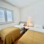 Apartman In 41208 *
